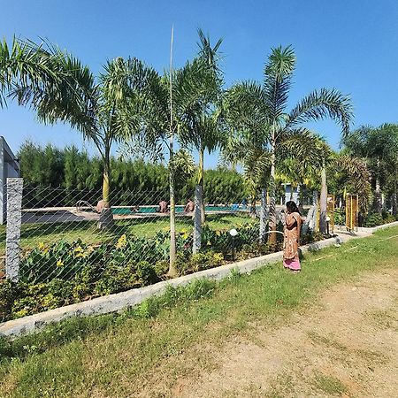 Paradise Forest Resort 蓬蒂切里 外观 照片