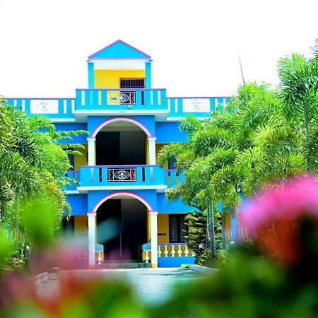Paradise Forest Resort 蓬蒂切里 外观 照片